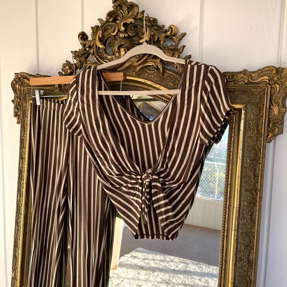 Life Clothing Co. Striped Set - Picture 4 of 4